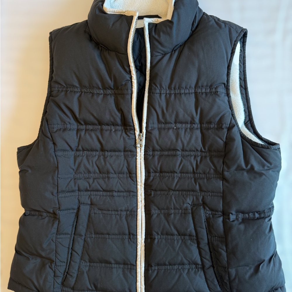 Ann Taylor Women’s Loft Puffer Vest size Medium